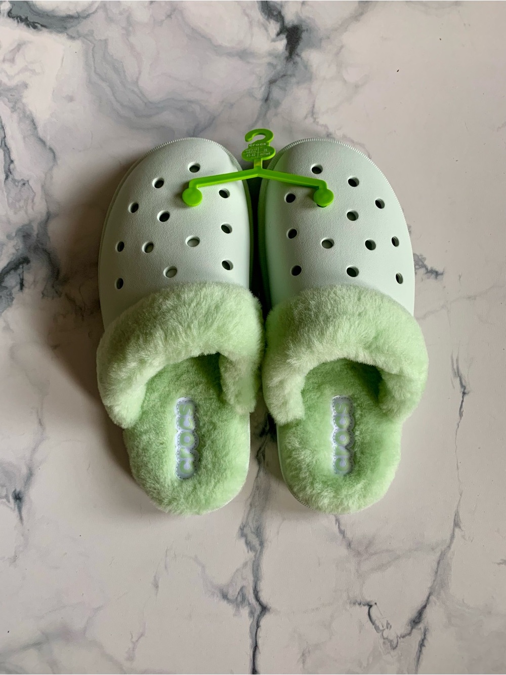 Crocs Classic Fuzz Scuff Lined Faux Fur Clog Slippers Green W10 212143